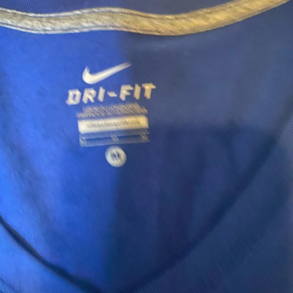 Nike Dri-Fit lot size med. tshirt, tank & capris - Picture 4 of 9